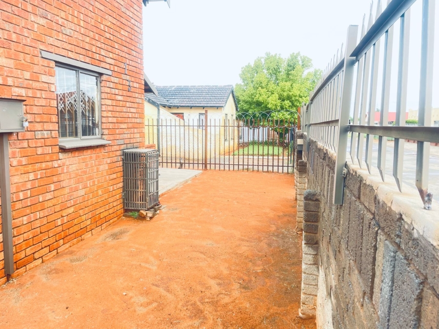 3 Bedroom Property for Sale in Roodepan Northern Cape